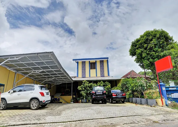 Hotel O Btc Guest House Syariah Malang