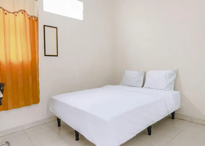 Oyo Life 2760 Kost Simpang Borobudur 47 Malang